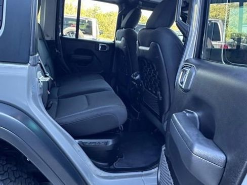 Used 2022 Jeep Wrangler Unlimited Rubicon 4xe AWD/4WD image 10