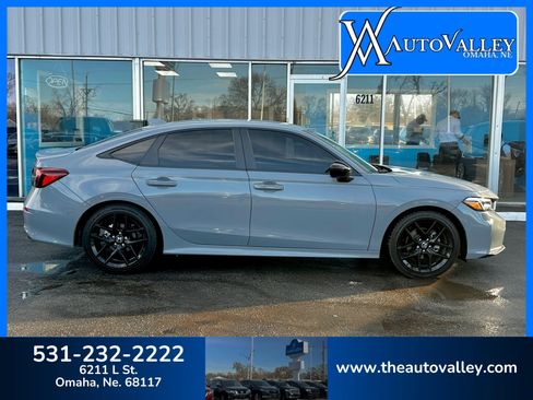 Used 2025 Honda Civic Sport image 8