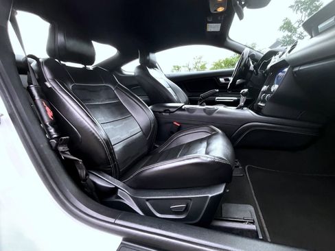 Used 2022 Ford Mustang GT Premium w/ Equipment Group 401A RWD image 17