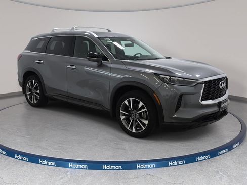 Certified 2023 INFINITI QX60 Luxe w/ Vision Package AWD/4WD image 3