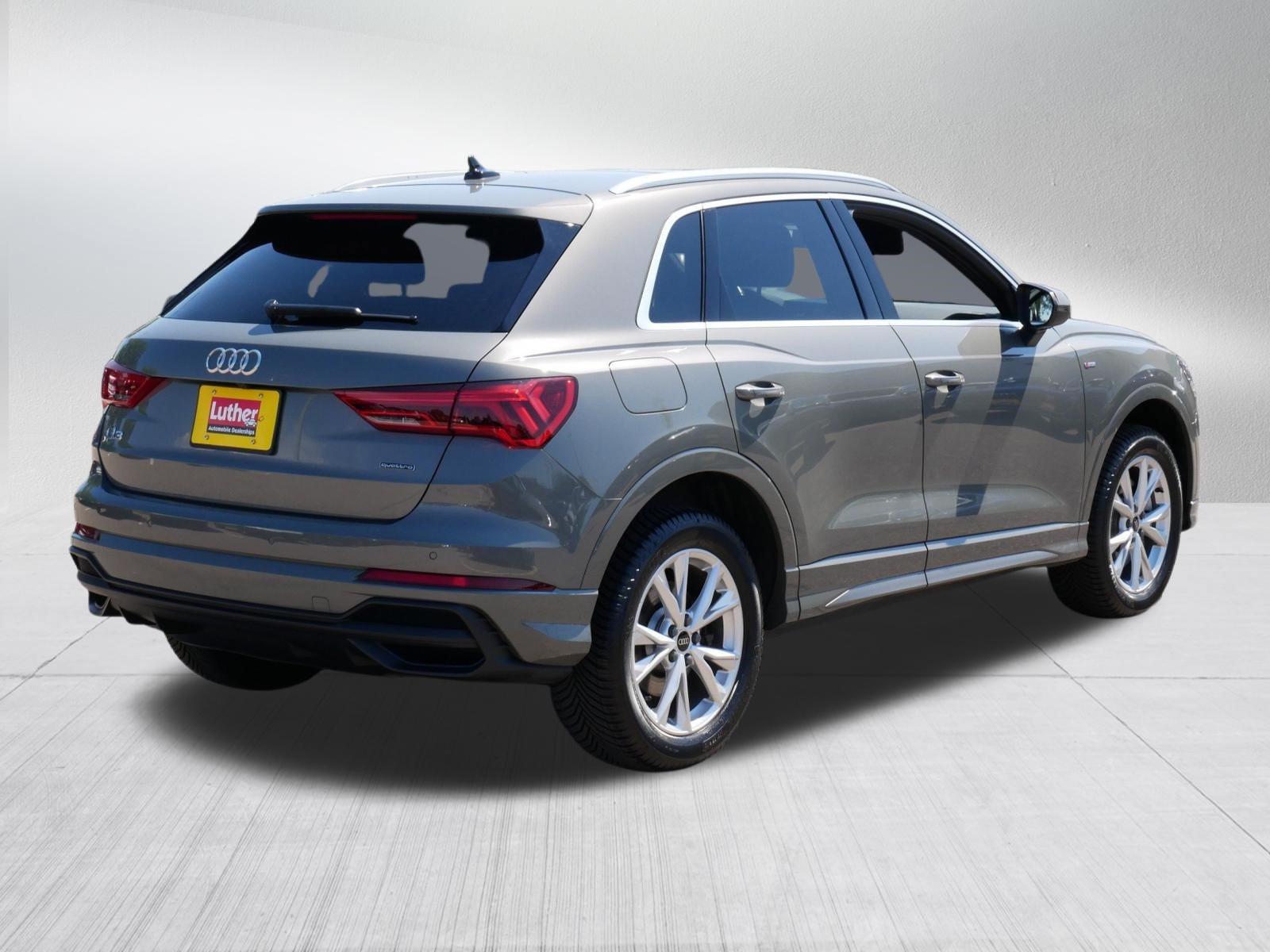 Used 2024 Audi Q3 2.0T Premium w/ Convenience Package AWD/4WD image 7