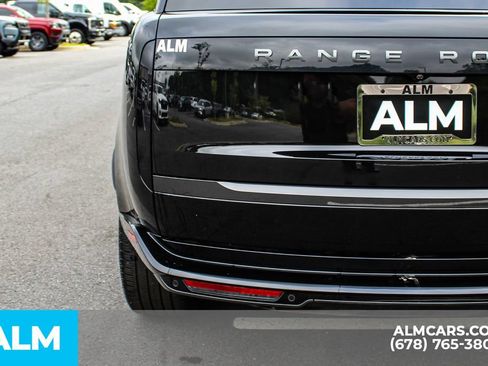 Used 2025 Land Rover Range Rover SE AWD/4WD image 12