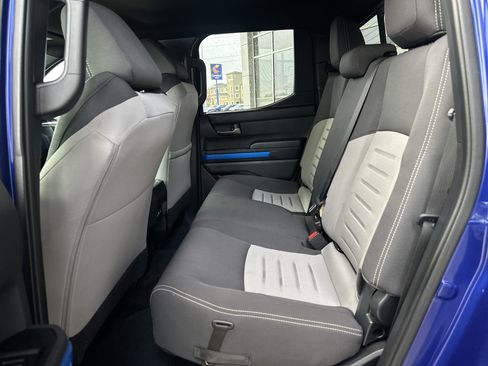 Used 2024 Toyota Tacoma TRD Sport w/ TRD Sport Upgrade Package image 18