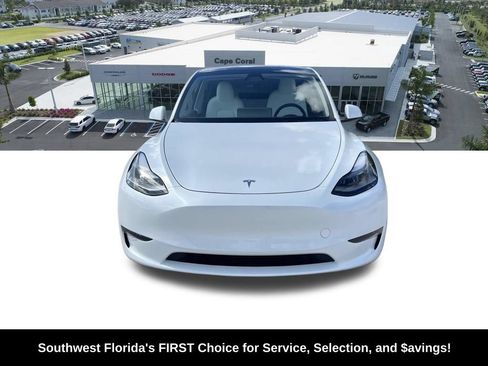 Used 2024 Tesla Model Y Long Range AWD/4WD image 2