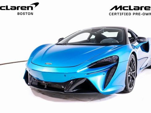 Used 2024 McLaren Artura RWD image 9