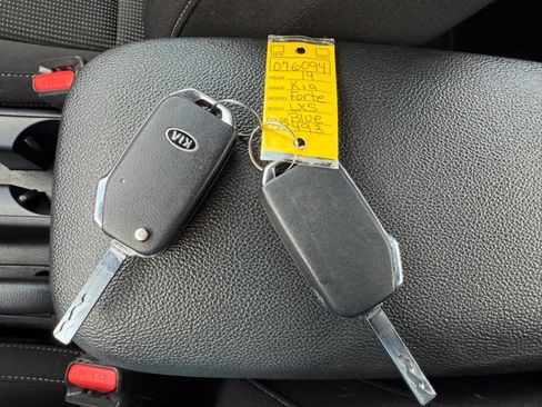 Used 2019 Kia Forte LXS image 36