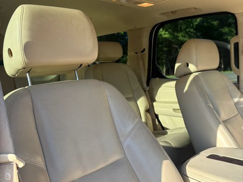 Used 2007 Cadillac Escalade AWD w/ Information Package image 24