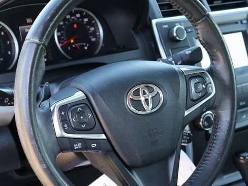 Used 2017 Toyota Camry SE image 17