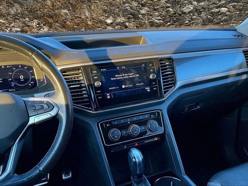 Used 2021 Volkswagen Atlas SEL Premium image 4