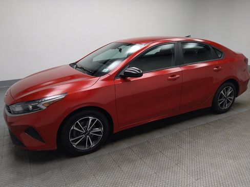 Used 2022 Kia Forte LXS FWD image 2