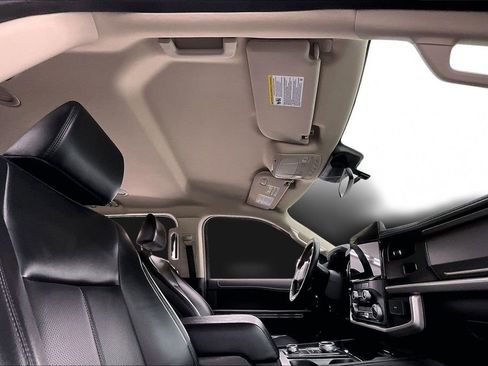 Used 2024 Ford Expedition Max XLT image 22