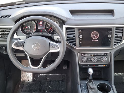 Used 2021 Volkswagen Atlas SE image 35