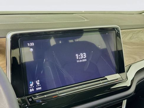 Used 2026 Volkswagen Atlas SE w/ Panoramic Sunroof Package FWD image 13