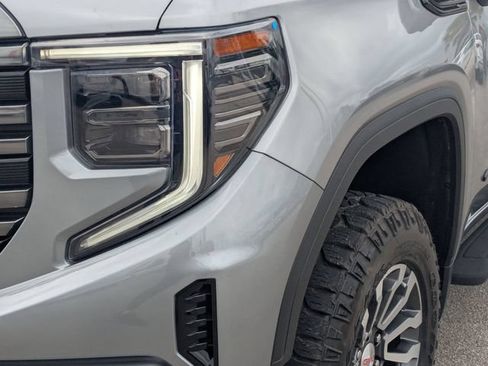 Used 2023 GMC Sierra 1500 AT4 w/ Technology Package AWD/4WD image 9