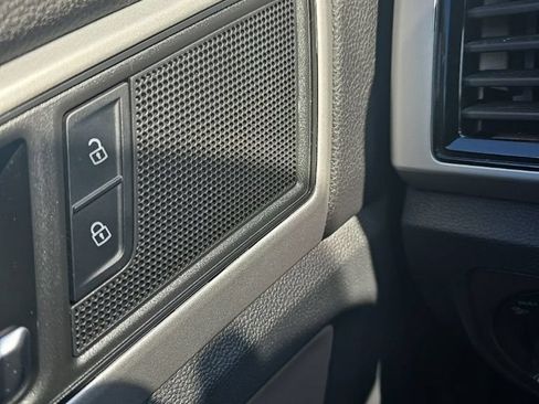 Used 2022 Volkswagen Atlas Cross Sport SE AWD/4WD image 25