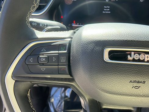 Certified 2024 Jeep Grand Cherokee L Laredo image 29