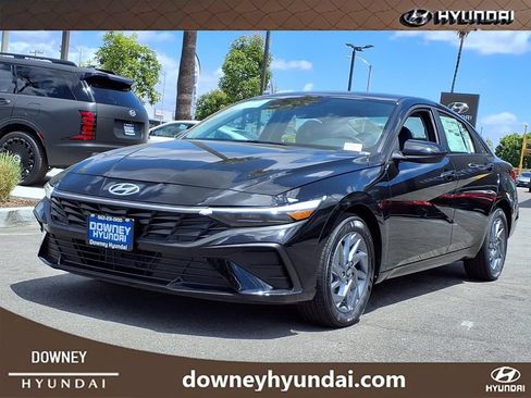 New 2026 Hyundai Elantra Hybrid FWD image 1