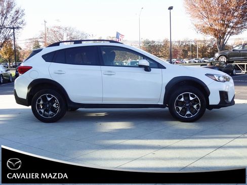 Used 2019 Subaru Crosstrek 2.0i Premium w/ Eyesight System image 3