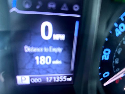 Used 2016 Toyota Tacoma SR5 image 19