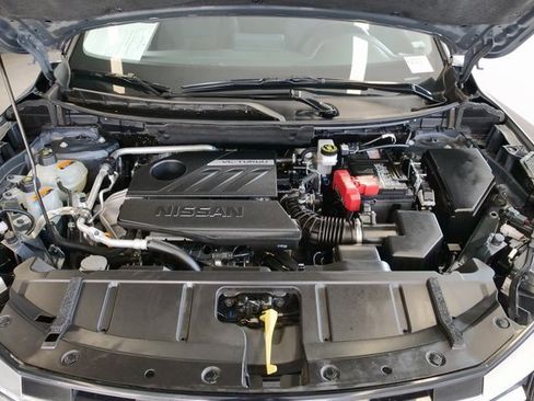 Used 2025 Nissan Rogue SV image 9