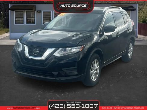 Used 2020 Nissan Rogue SV image 3