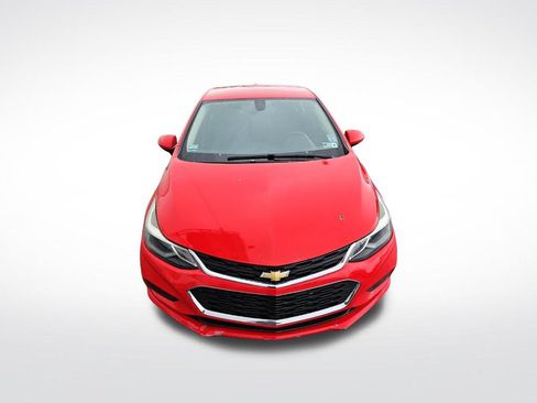 Used 2017 Chevrolet Cruze LT w/ Convenience Package FWD image 2