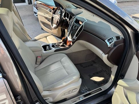 Used 2011 Cadillac SRX Luxury FWD image 18