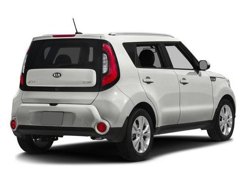 Used 2016 Kia Soul FWD image 2