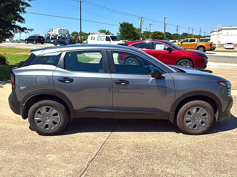 Used 2026 Nissan Kicks S FWD image 4