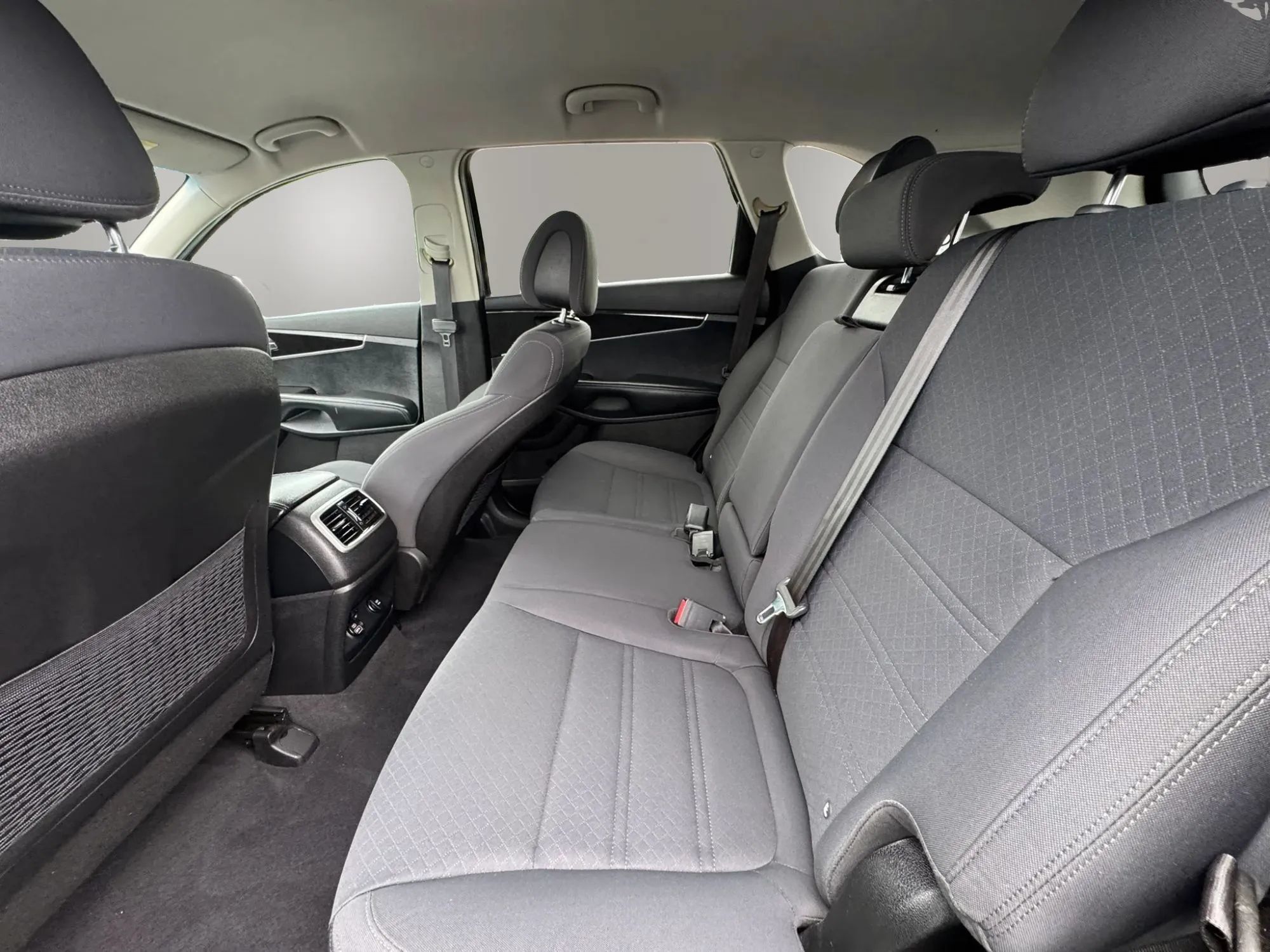Used 2016 Kia Sorento FWD image 12