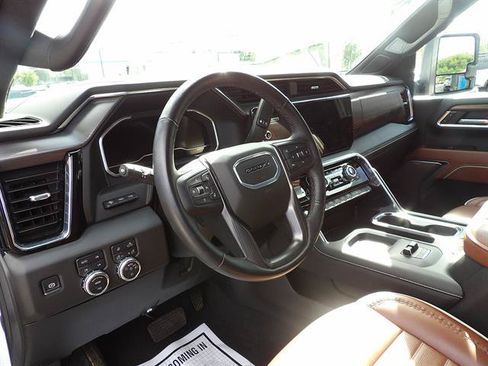 Used 2025 GMC Sierra 3500 Denali Ultimate AWD/4WD image 16