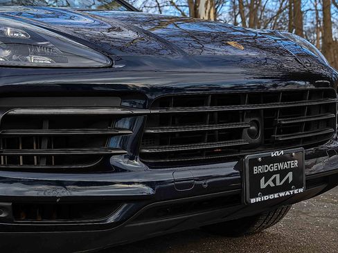 Used 2021 Porsche Cayenne S image 28