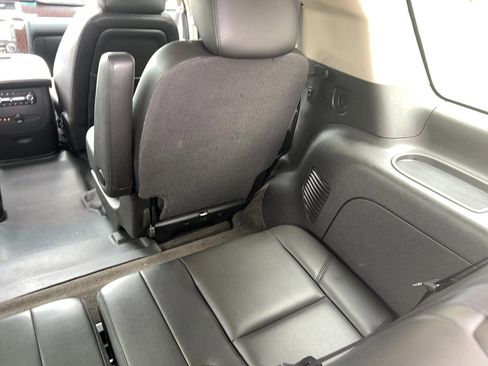 Used 2013 GMC Yukon Denali image 34