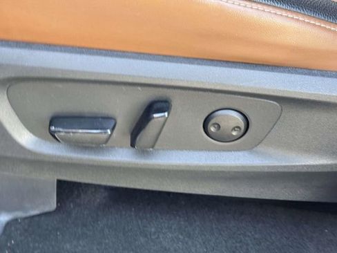 Used 2022 Nissan Pathfinder Platinum image 17