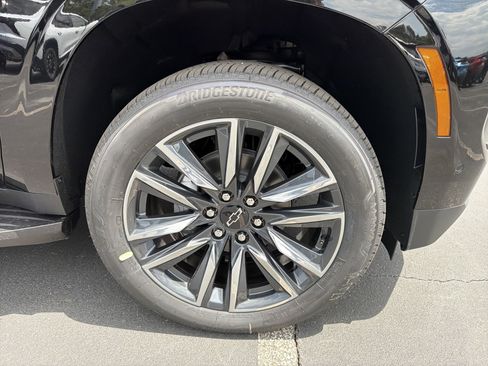 New 2026 Chevrolet Suburban LS RWD image 12