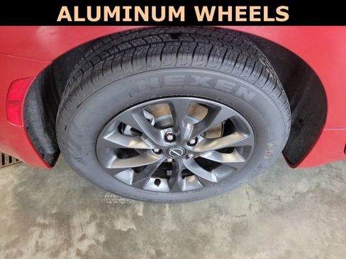 Used 2025 Chrysler Pacifica Select w/ Fav Edition Package FWD image 14