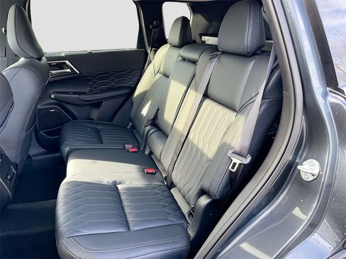 New 2026 Mitsubishi Outlander SEL image 25