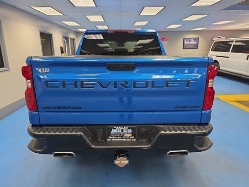 Certified 2023 Chevrolet Silverado 1500 Custom Trail Boss w/ LPO, Dark Essentials Package AWD/4WD image 9