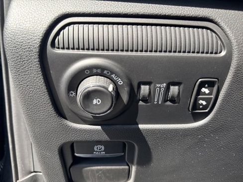 Used 2024 Jeep Wagoneer Series III image 19