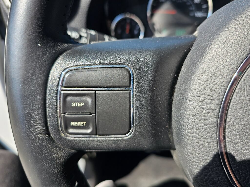 Used 2017 Jeep Wrangler Unlimited Sahara AWD/4WD image 21