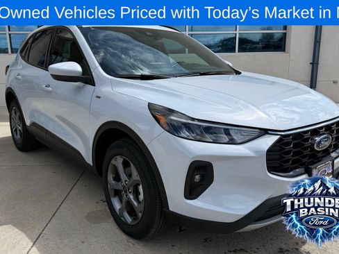 Used 2025 Ford Escape ST-Line Select AWD/4WD image 3