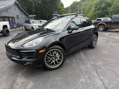 Used 2015 Porsche Macan S w/ Premium Package Plus AWD/4WD image 2