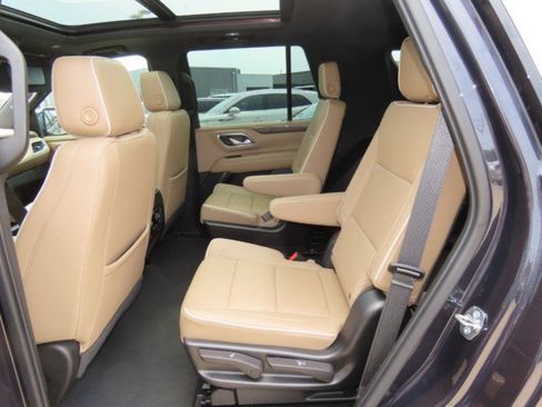 Used 2022 Chevrolet Tahoe Premier AWD/4WD image 19