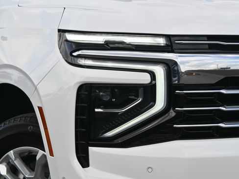 Used 2025 Chevrolet Tahoe LT AWD/4WD image 12