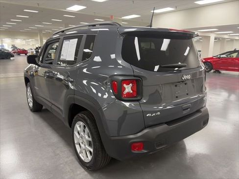 Used 2022 Jeep Renegade Latitude image 5
