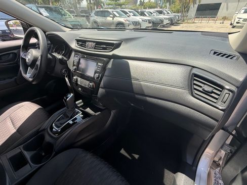 Used 2020 Nissan Rogue S AWD/4WD image 16