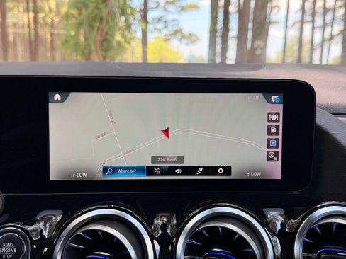 Used 2022 Mercedes-Benz GLA 250 4MATIC image 5