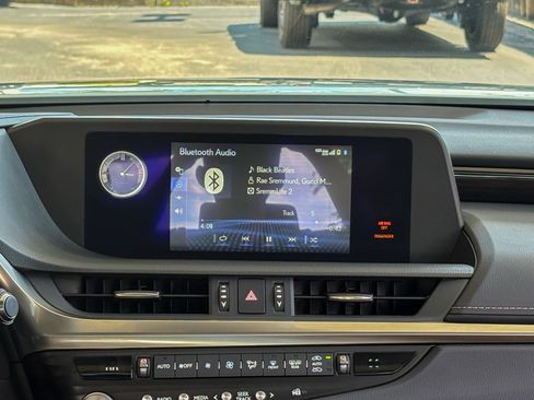 Used 2021 Lexus ES 350 w/ Premium Package FWD image 10