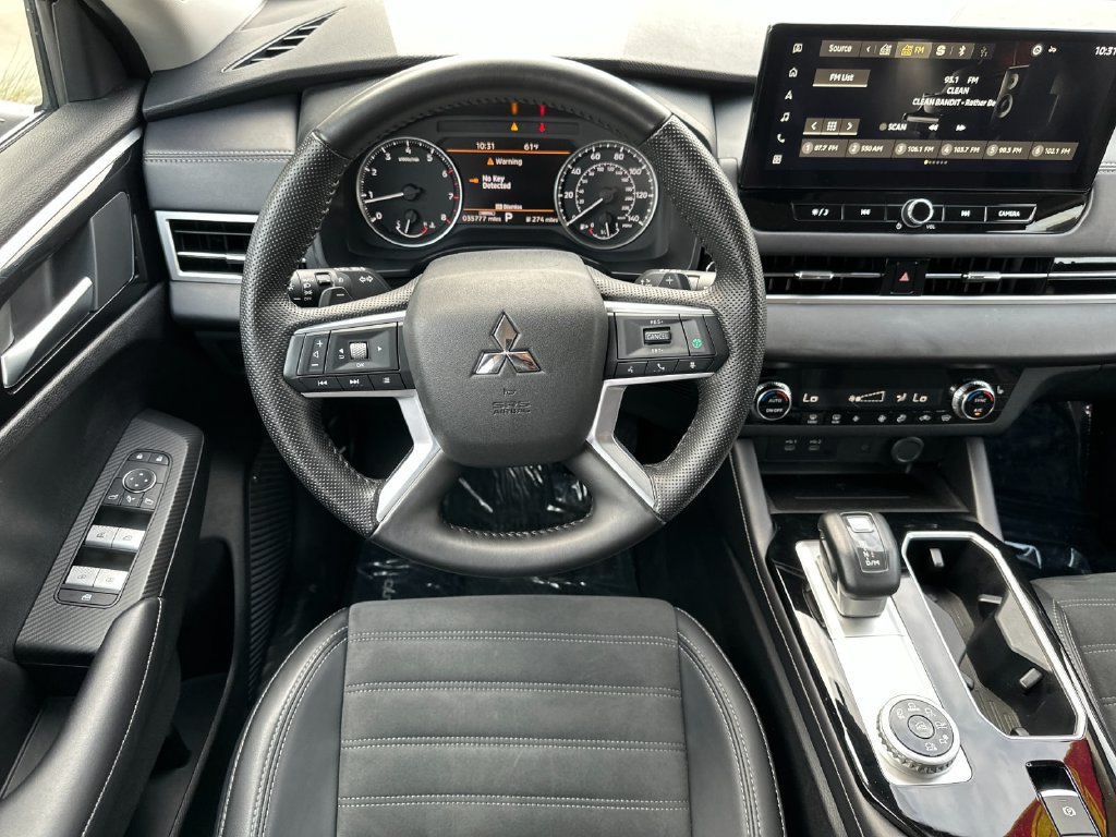 Used 2025 Mitsubishi Outlander SE AWD/4WD image 13