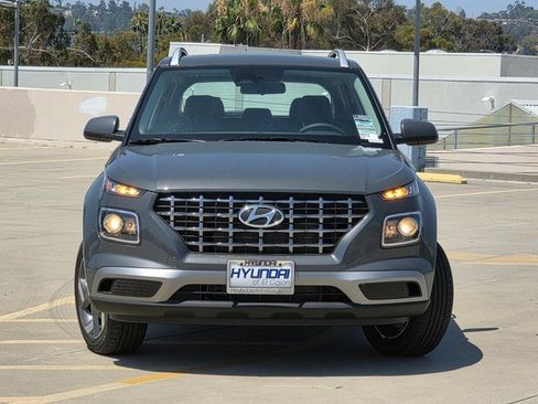 New 2025 Hyundai Venue SEL image 3